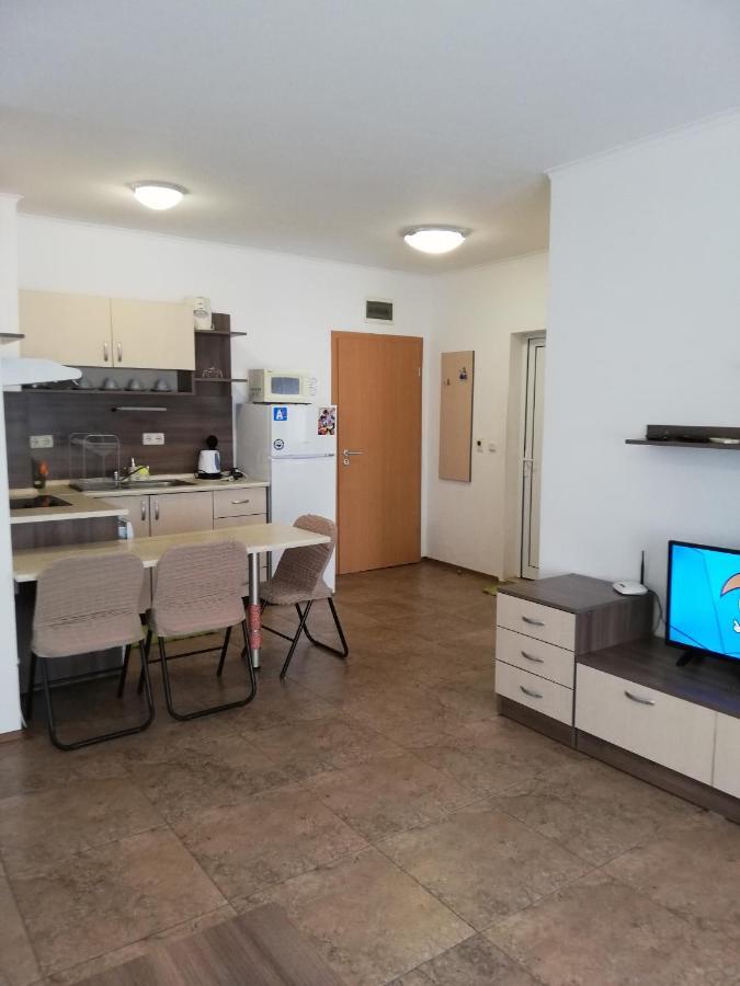 Apartamenti Zhelezovi Pomorie Exterior foto