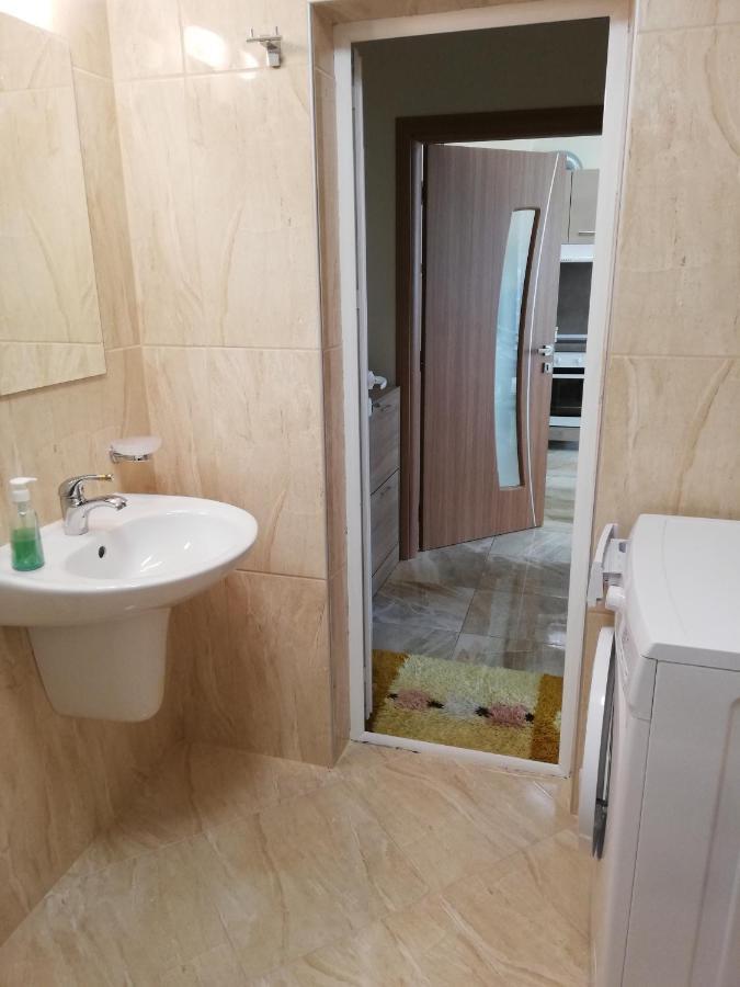 Apartamenti Zhelezovi Pomorie Exterior foto