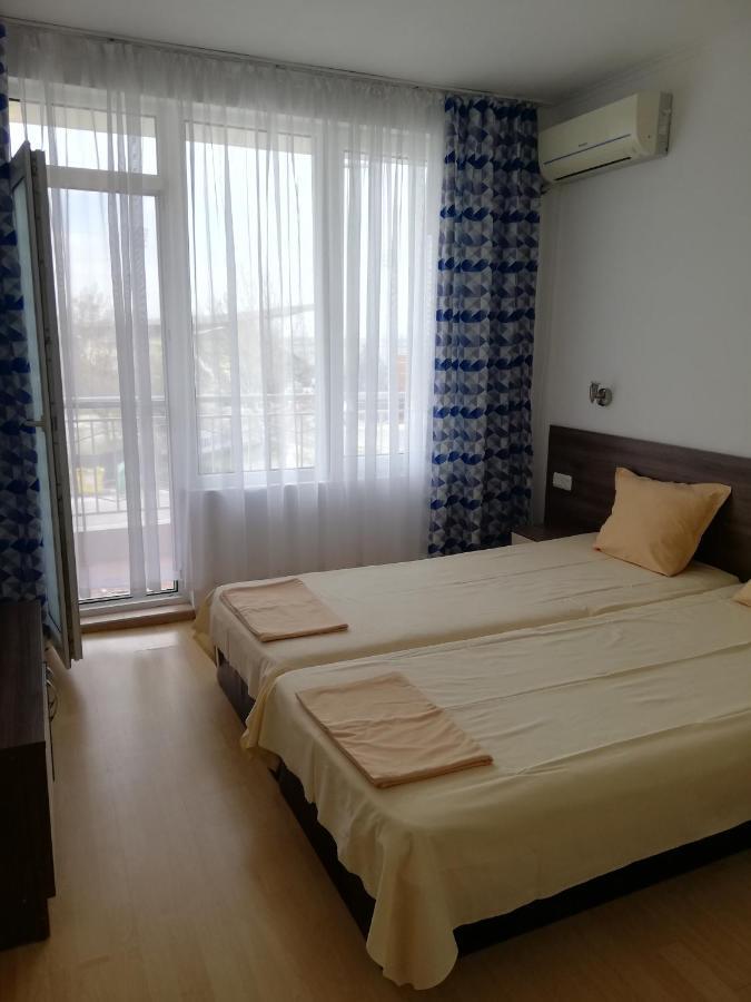 Apartamenti Zhelezovi Pomorie Exterior foto